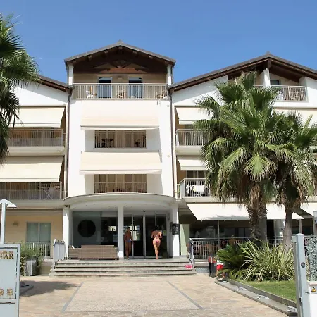 Апартаменты Locazione Turistica Casa Del Mar-2 Розето-дельи-Абруцци